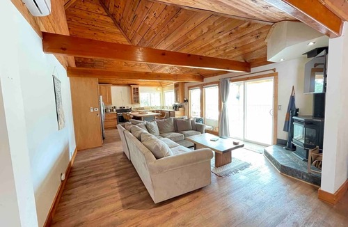 Concow House | Lakeview 4 Acres-Zipline, Playfort near Waterfalls, Hiking, Fishing