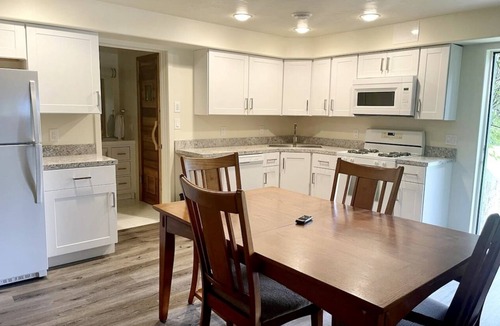 Kachemak Apartment | Large 1 bedroom 1 bath with Sauna