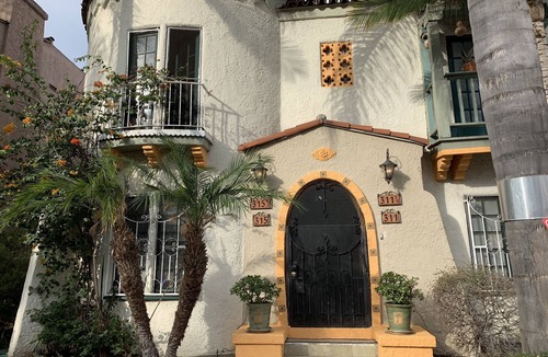 La Brea House | LARGE 2 bedroom 2Ba, Parking, Storage, Walk to The Grove, Parks, Landmarks