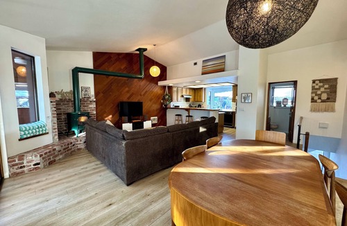 Mammoth Lakes House | Large 2 Story Townhome w/Private Spa, WIFI, Laundry& 2 Cars!