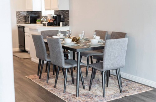 Cypress House | LARGE 4-BEDROOM HOUSE WITH AIR HOCKEY TABLE CLOSE TO DISNEYLAND IN ORANGE COUNTY (p41)