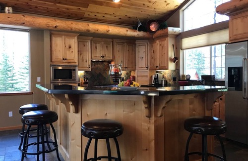 Tahoe Paradise House | Large Family Home in Quiet Wooded Setting Close to Everything
