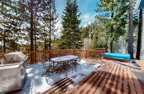 Upper Kingsbury House | Large home among the treetops near Heavenly with hot tub & great deck
