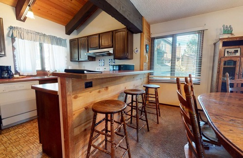 Mammoth Lakes Condo | Large Home, Balcony. Pool & Tennis Court On-site, Short Walk to Restaurants