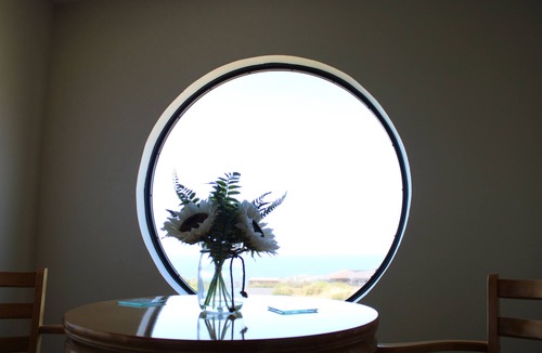 Dillon Beach House | Large Luxurious Coastal Home! Hot tub, Pet friendly, & Beautiful Coastal views