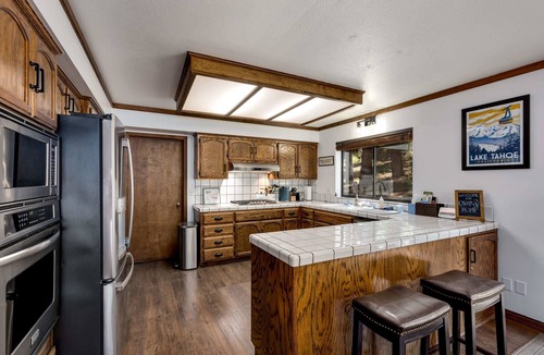 Country Club Estates Apartment | Large Seasonal Rental South Lake Tahoe