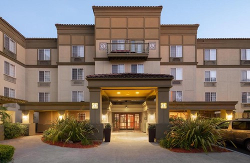 Folsom Hotel | Larkspur Landing Extended Stay Suites Folsom