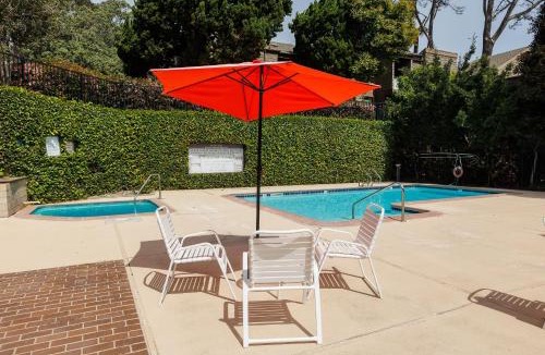 Solana Beach House | Last Minute Special - Steps to Beach Access + Pool
