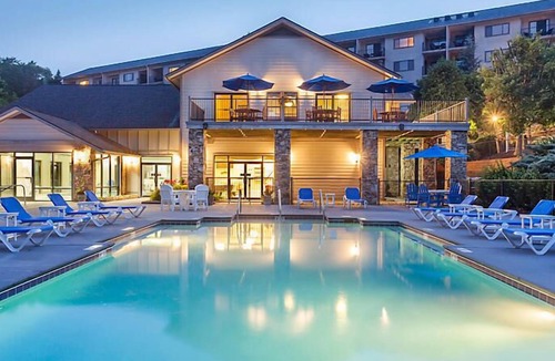 Pigeon Forge Resort | Laurel Crest Vacation Resort in the Smoky Mountains.