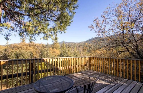 Oakhurst House | Lazy Bear Lodge