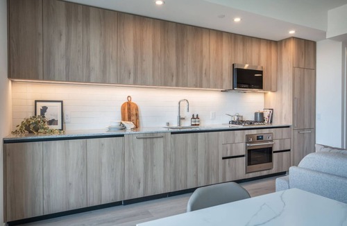 Melrose Apartment | Level Hollywood: Luxe Stays in West Hollywood w/Urban Oasis & Resort Amenities
