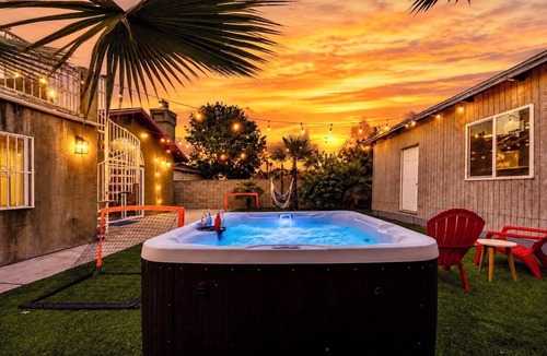 Lincoln Acres House | Level Up Retreat Home 7BR Hot tub Game Room Sleep 20
