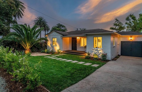 East Mesa House | Light, Bright, and Beachy on the Mesa
