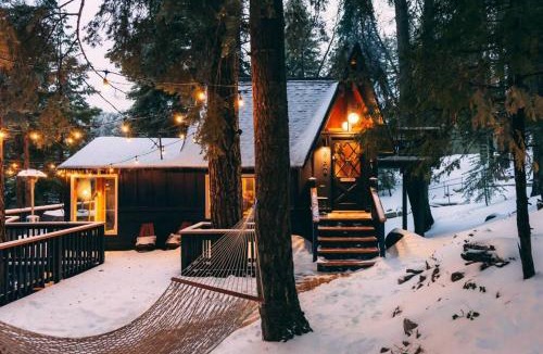 Running Springs Ski Chalet | Lightfoot Cabin Mid-Century Perfect Romantic Getaway Hot Tub Sauna