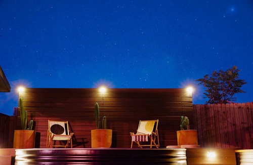 Joshua Tree House | 🌵Live Centered w/Hot Tub, Fire Pit & BBQ In Joshua Tree & Walk to Town!🌵