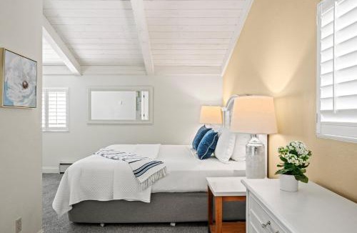Golden Rectangle Hotel | Lobos Lodge