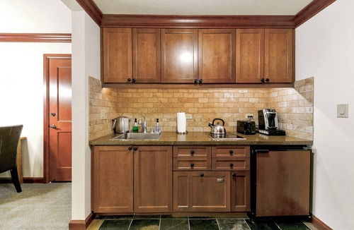 Olympic Valley Condo | Located @ Everline Resort & Spa, Pools/Spas/Golf/Skiing/Ski-in & out/Ice Skating