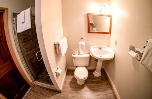 Madera County Cabin | Lodge ∙ 1 bedroom ∙ 4 guests