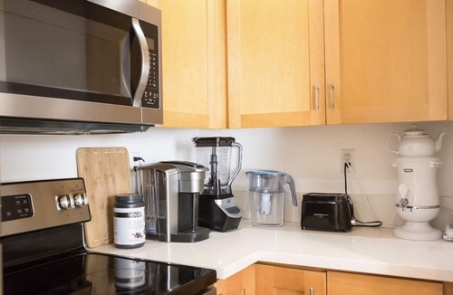 Westwood Apartment | LOFT condo in Prime westwood