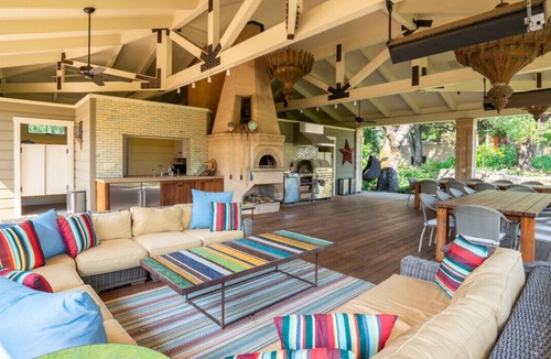 Sonoma House | Lomita Estate - En-Suite 6 BD, Pool, Spa, Near Plaza