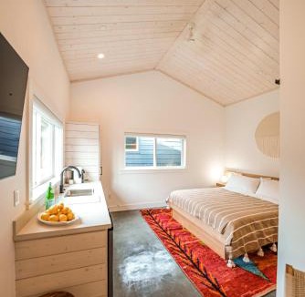 Stinson Beach Hotel | Longboard Studio includes King Bed and Kitchenette