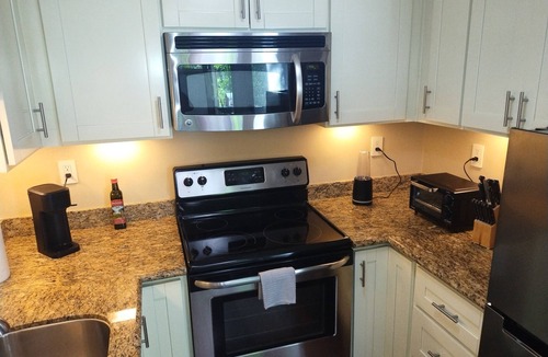 Los Gatos House | Los Gatos Retreat in SF BayareanIndependent furnished 1 bed/1 bath for 3 guests