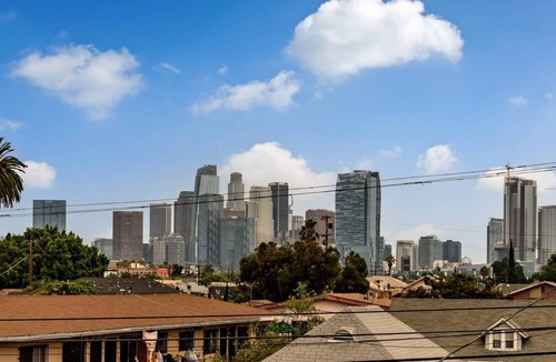 Pico-Union House | Lovely 5BR + 5BA Family Home near DTLA/USC