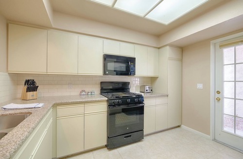 Palm Desert Condo | Lovely Palm Desert Charmer