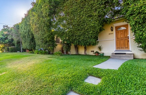 Valley Village Apartment | Lovely Renovated Garden Apt, Great Neighborhood, Fullocked.