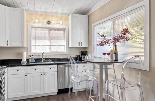 Forestville House | Lovely Russian River Bungalow-2BR 1 BA New Remodel