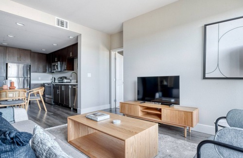 Hillsdale Apartment | Lovely San Mateo 2BR w/Pool, Gym & W/D, nr Caltrain, by Blueground