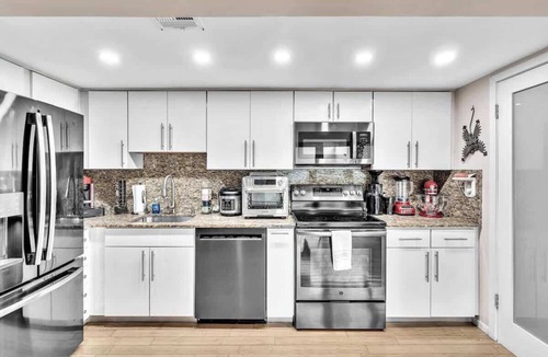 Coconut Grove House | Lush 2BR Tropical Escape in Vibrant Coconut Grove