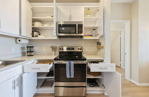 North Park Apartment | LUX North Park Modern 2BR~King Beds~Workspaces~Parking
