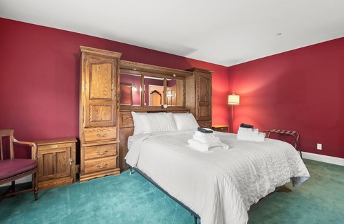 Wrightwood House | Luxary Castle & SPA near Skiing Resort