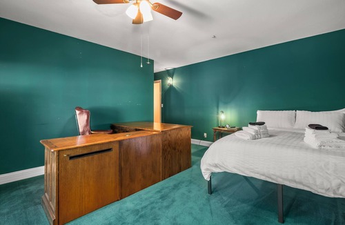 Wrightwood House | Luxary Castle & SPA near Skiing Resort