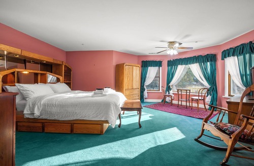 Wrightwood House | Luxary Castle & SPA near Skiing Resort