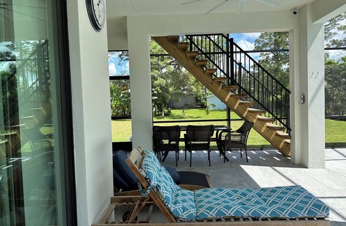 Naples Park House | Luxe Pool-Side 6-bed Villa in Naples Minutes to Vanderbilt Beach and Mercato!