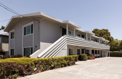 South San Mateo Apartment | Luxo Stays |Central Location| 1bd/1ba #bart #kaiser