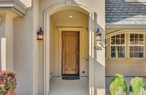 Placerville Cottage | Luxurious 2 bedroom cottage with AC, wifi, hot tub and much more.
