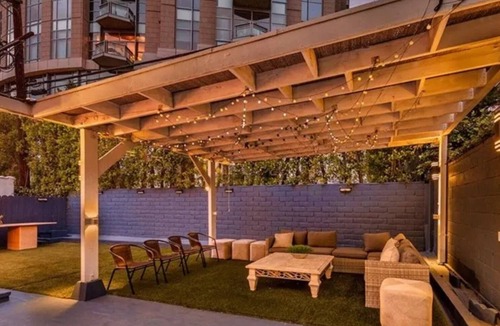 Westwood House | Luxurious 3-Bedroom Westwood Gem