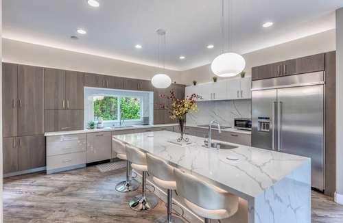 Middletown House | Luxurious 4200 Sq Ft 6 Bedroom Mediterannean Villa