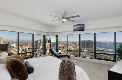 Pacific Terrace Condo | Luxurious Condo with Phenomenal Views!