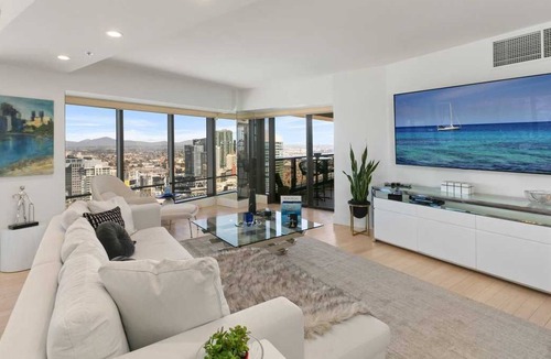 Pacific Terrace Condo | Luxurious Condo with Phenomenal Views!