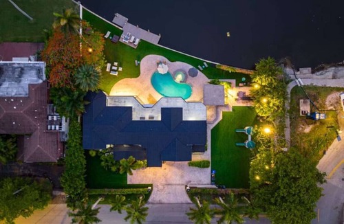 South Lake Villa | Luxurious Lake front Villa 10BR