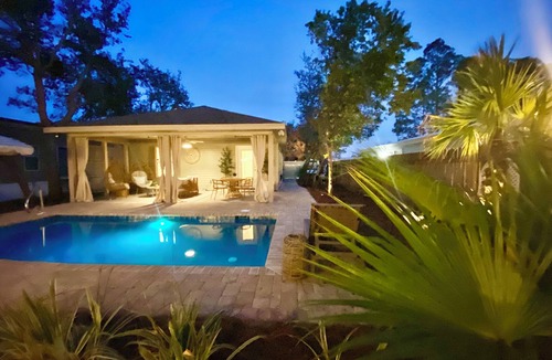 Laguna Beach Estates Cottage | Luxury 2-bedroom beach house with pool only 5 min walking to the beach