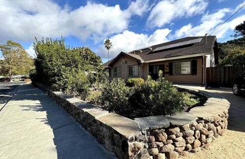 Tamalpais-Homestead Valley House | Luxury 5-BR Home in Mill Valley near Golden Gate