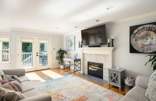 La Mesa House | Luxury 5br 3 5ba w Pool & Hot Tub