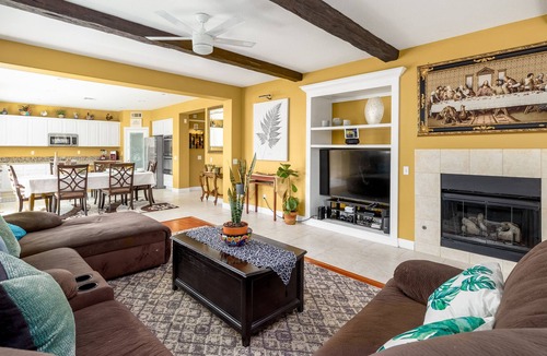 Menifee House | Luxury 6-Bedroom Home w Large 3-Cars Garage & Spacious Yard