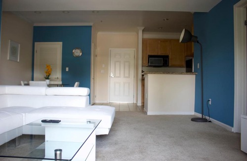 Miracle Mile Apartment | Luxury Apartment Near The Grove