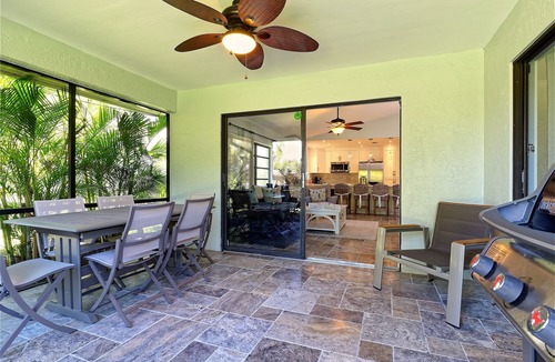 Naples Park House | Luxury Beach Cottage -Naples (new heated pool and hot tub) short walk to Beach